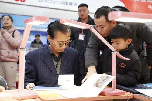 全国近百家参展商汇聚鄂尔多斯东胜，教育装备展尽显“科技范儿”——深度技术问诊引领行业交流新生态